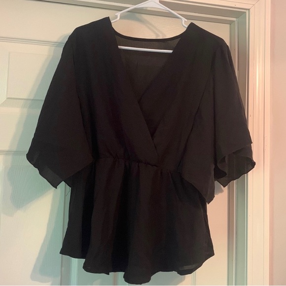 Lovely black blouse - Picture 2 of 2